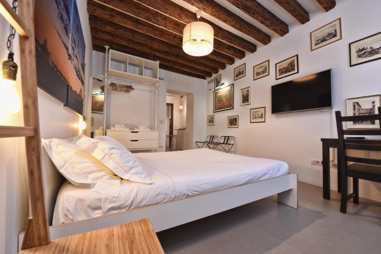 Lively Castello Comfort Room Private Bath & Privacy 威尼斯 外观 照片